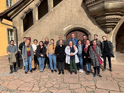 Die Teilnehmer der 3. Numismatischen Springschool vor dem Kunstmuseum Moritzburg Halle